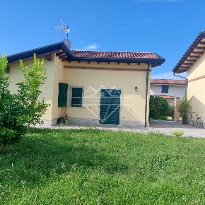 Foto Case indipendenti a Massa Marina di Massa Centro di 65 m² con 2 locali