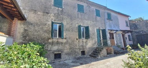 Foto Appartamento a Bagni di Lucca di 110 m² con 7 locali in vendita