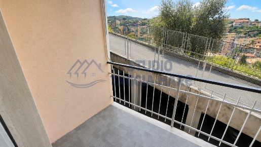 Foto Appartamento in Via Dante Alighieri, Sanremo Baragallo di 70 m²