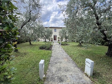 Foto Rustico a Pistoia Sant'Agostino di 280 m² con 10 locali in vendita