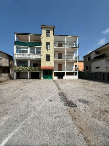 Foto Appartamento a Castel Volturno Pinetamare di 95 m² con 3 locali