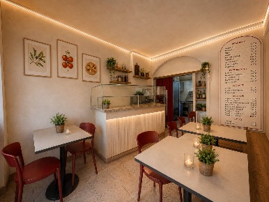 Foto Attività commerciale in via della quercia 79, Lucca di 35 m²