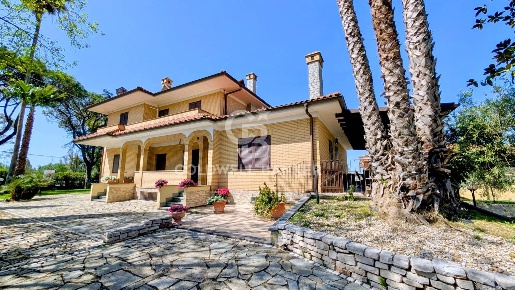 Foto Villa unifamiliare in Via Torrice, Nettuno Ponserico, Cretarossa