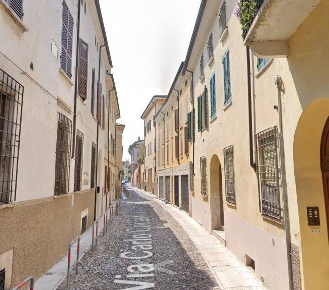 Foto Appartamento in VIA COCASTELLI, Mantova Centro di 120 m² con 3 locali