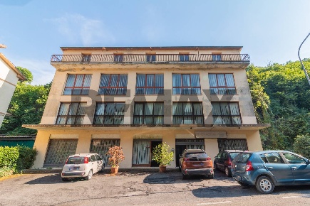 Foto Locale commerciale in via Piave 93, Gradoli di 600 m² con 6 locali