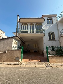 Foto Case semi ndipendenti a Marigliano di 230 m² con 7 locali in vendita