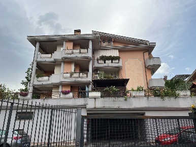 Foto Appartamento in Via Dell'Osteria Del Finocchio 55, Roma di 64 m²