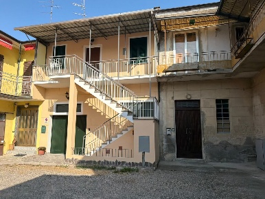 Foto Appartamento in Via Emilia 300, Broni Centro di 110 m² con 3 locali