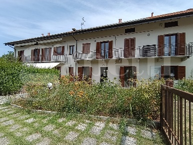 Foto Duplex in Via Broli 2, Vergiate Corgeno di 98 m² con 3 locali