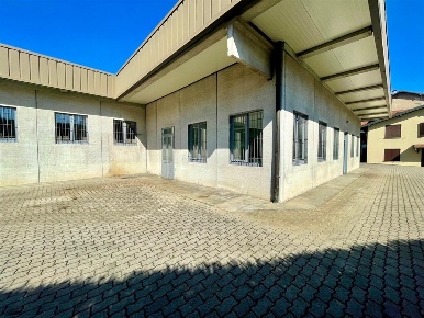 Foto Capannone industriale in Via Merano, Varese Valle Olona di 600 m²