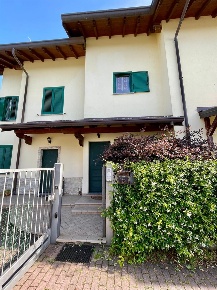 Foto Mansarde in Via caronno Varesino, Morazzone di 45 m² con 2 locali