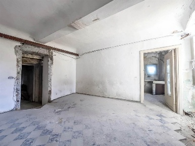 Foto Appartamento a Sarzana Centro di 83 m² con 3 locali in vendita
