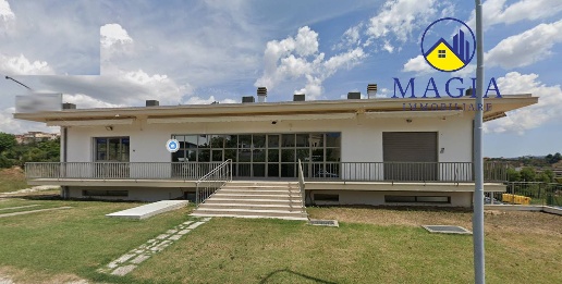Foto Ufficio a Appignano del Tronto di 364 m² con 6 locali in vendita