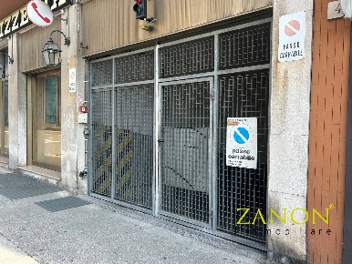 Foto Posti auto in Via Giacomo Matteotti, Monfalcone Centro di 15 m²