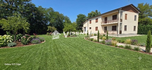 Foto Villa unifamiliare a Treviso Santa Bona Nuova di 250 m² con 10 locali