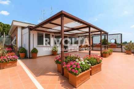 Foto Attico in Viale Cortina D'ampezzo, Roma Cortina d'Ampezzo di 200 m²