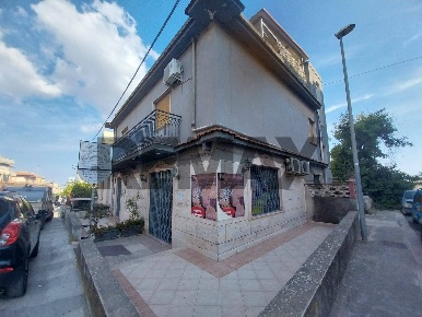 Foto Attività commerciale in via Sant'Alessandra 163, Rosolini di 90 m²