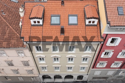 Foto Attico in Via Ugo Foscolo 42, Trieste di 80 m² con 2 locali in vendita