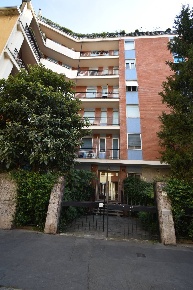 Foto Appartamento in Via Pietro Colletta 14, Milano di 60 m² con 2 locali