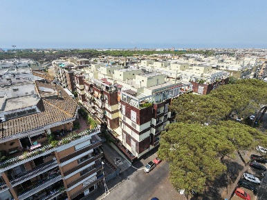 Foto Appartamento in Viale Dei Promontori 440, Roma Ostia Levante di 135 m²