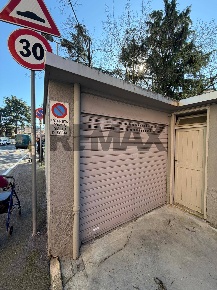 Foto Posti auto in via Cristina 4, Pero Centro di 18 m² con 1 locali