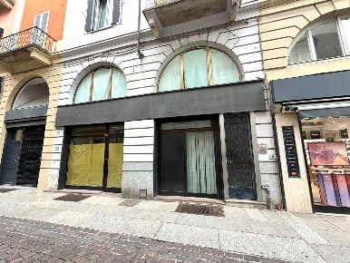 Foto Attività commerciale a Alessandria Piazza della Libertà di 200 m²