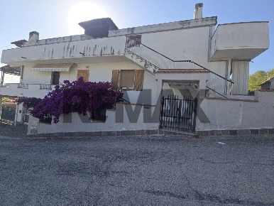 Foto Casa indipendente in Via Colle Paradiso 17, Pescara di 400 m²