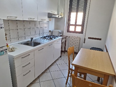 Foto Appartamento in VIA LAZZARI, Cremona di 50 m² con 1 locali in affitto