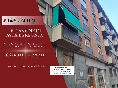 Foto Appartamento in Via Michelangelo Buonarroti, Torino di 130 m²