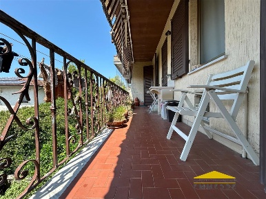 Foto Appartamento a Massa Centro di 130 m² con 6 locali in vendita