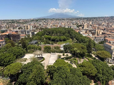 Foto Appartamento in Via Domenico Cimarosa 10, Catania di 240 m² in vendita