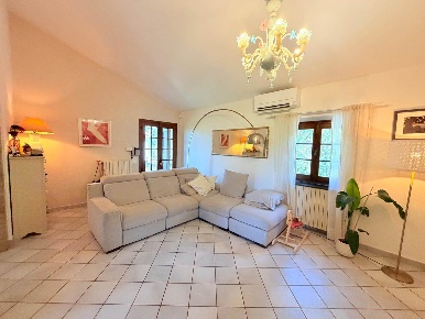 Foto Rustico a Castelfiorentino di 388 m² con 7 locali in vendita