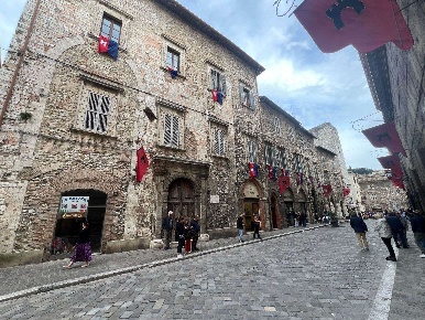 Foto Appartamento a Narni Centro di 100 m² con 3 locali in vendita