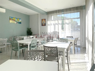 Foto Negozio in Via del Portonaccio 2, Forlì Centro Storico di 103 m²