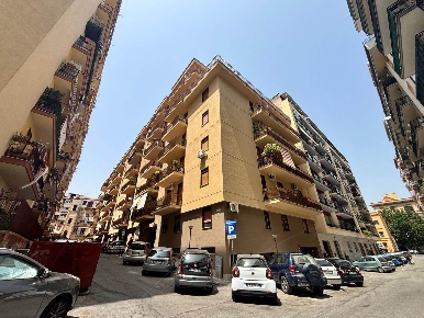 Foto Appartamento a Palermo Calatafimi Bassa - Indipendenza di 115 m²
