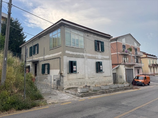 casa indipendente in vendita a Chieti