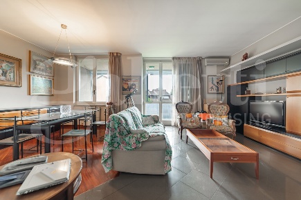 Foto Appartamento in Via Aldo Moro 8, Buccinasco Romano Banco di 111 m²
