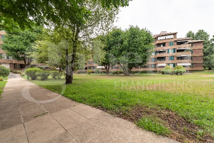 Foto Appartamento in Via Aldo Moro 8, Buccinasco Romano Banco di 111 m²