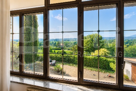 Foto Villa unifamiliare in Almese, Caselette Centro di 350 m² con 6 locali