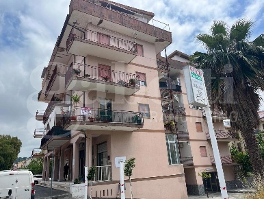 Foto Appartamento in Via A Rendano 62, Scalea Centro, Arenile di 45 m²