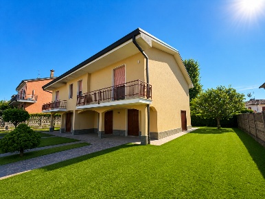 Foto Villa unifamiliare in Via santa maria 24, Albairate Centro di 148 m²