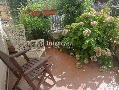 Foto Villa a schiera a San Giuliano Terme Ghezzano di 90 m² con 5 locali