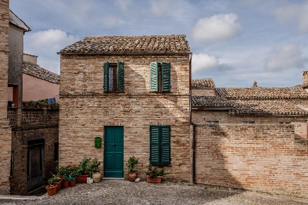 Foto Appartamento a Venaria Reale di 183 m² con 10 locali in vendita