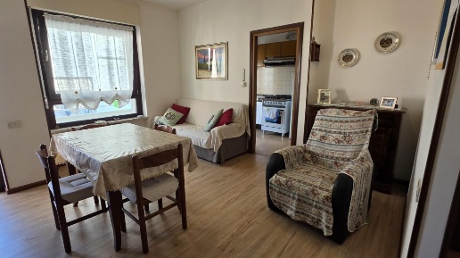 Foto Appartamento a Carrara Marina di Carrara di 75 m² con 5 locali