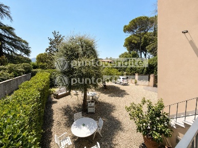 Foto Appartamento a Lucca San Concordio di 300 m² con 10 locali in vendita