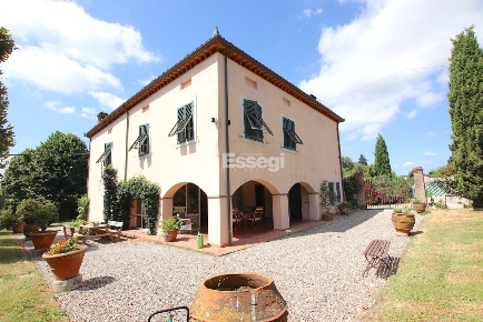 Foto Villa unifamiliare in Via di segromigno, Capannori di 290 m²