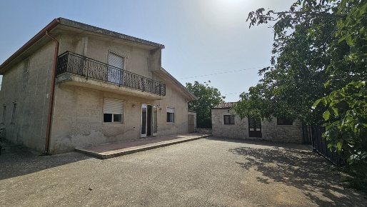 Foto Villa unifamiliare a Modica Modica Sorda di 245 m² con 10 locali