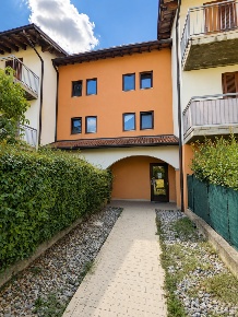 Foto Appartamento in Via Gardesana 49, Rezzato di 94 m² con 3 locali