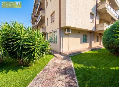 Foto Ufficio in Via Palombieri Piano Terra - Ingresso indipendente, Teramo