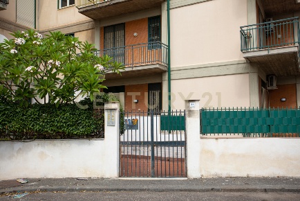 Foto Appartamento in Via Francesco Guglielmino 18, Catania di 104 m²